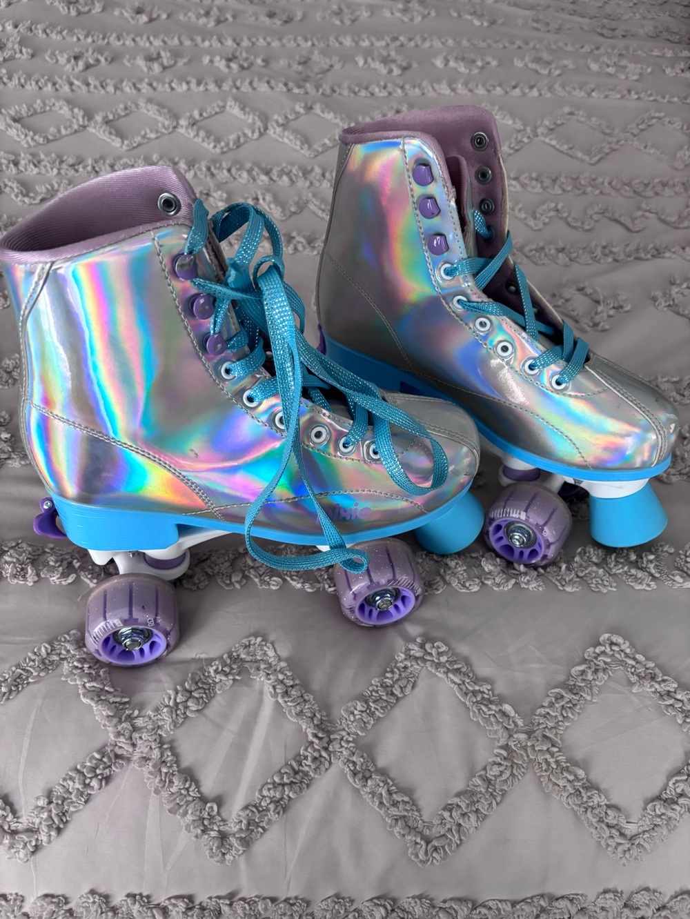Holographic Purple Kids Roller Skates with Blue Accents - Unbranded